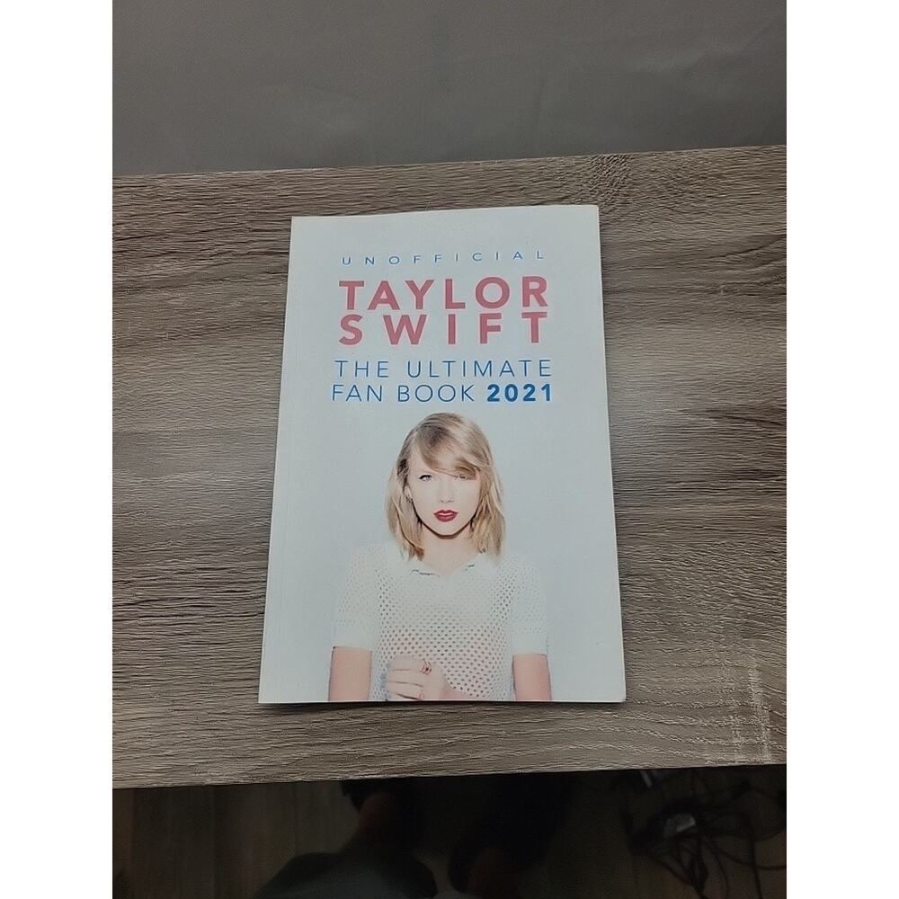 Taylor Swift: The Ultimate Taylor Swift Fan Book 2021: Taylor Sw
